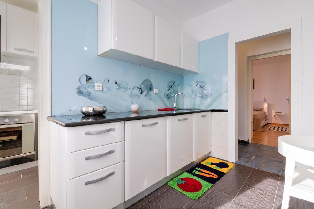 Apartments Ester Victoria Medulin Exterior photo